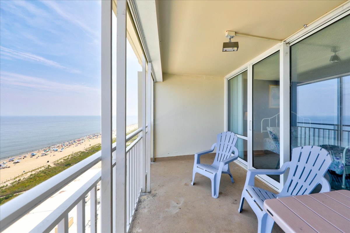 With Private Balcony Access, you can slip out to hear the waves crash the shore, while the rest of your family slumbers!