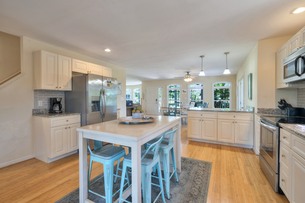 Stainless Appliances and Granite Countertops are sure to please.