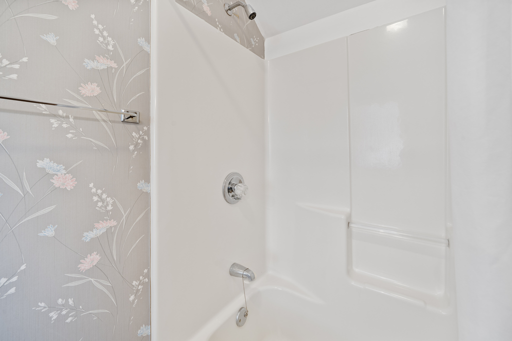 Full Bath with Tub/Shower Combo.