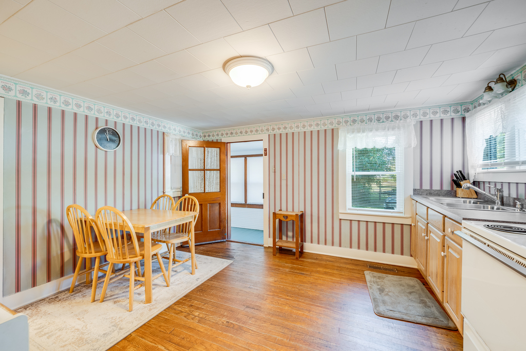 We just love that quintessential Chincoteague Charm that Fletcher House offers.