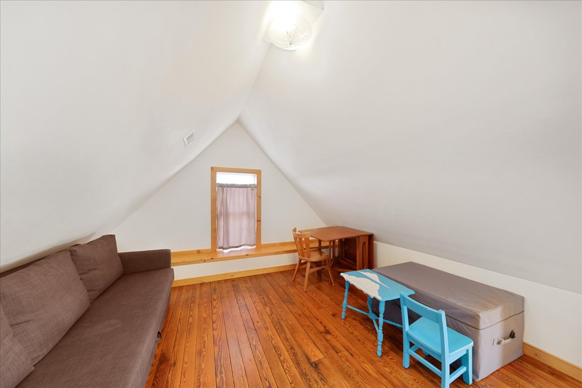 Just a great space to hang out - the kids will love it!