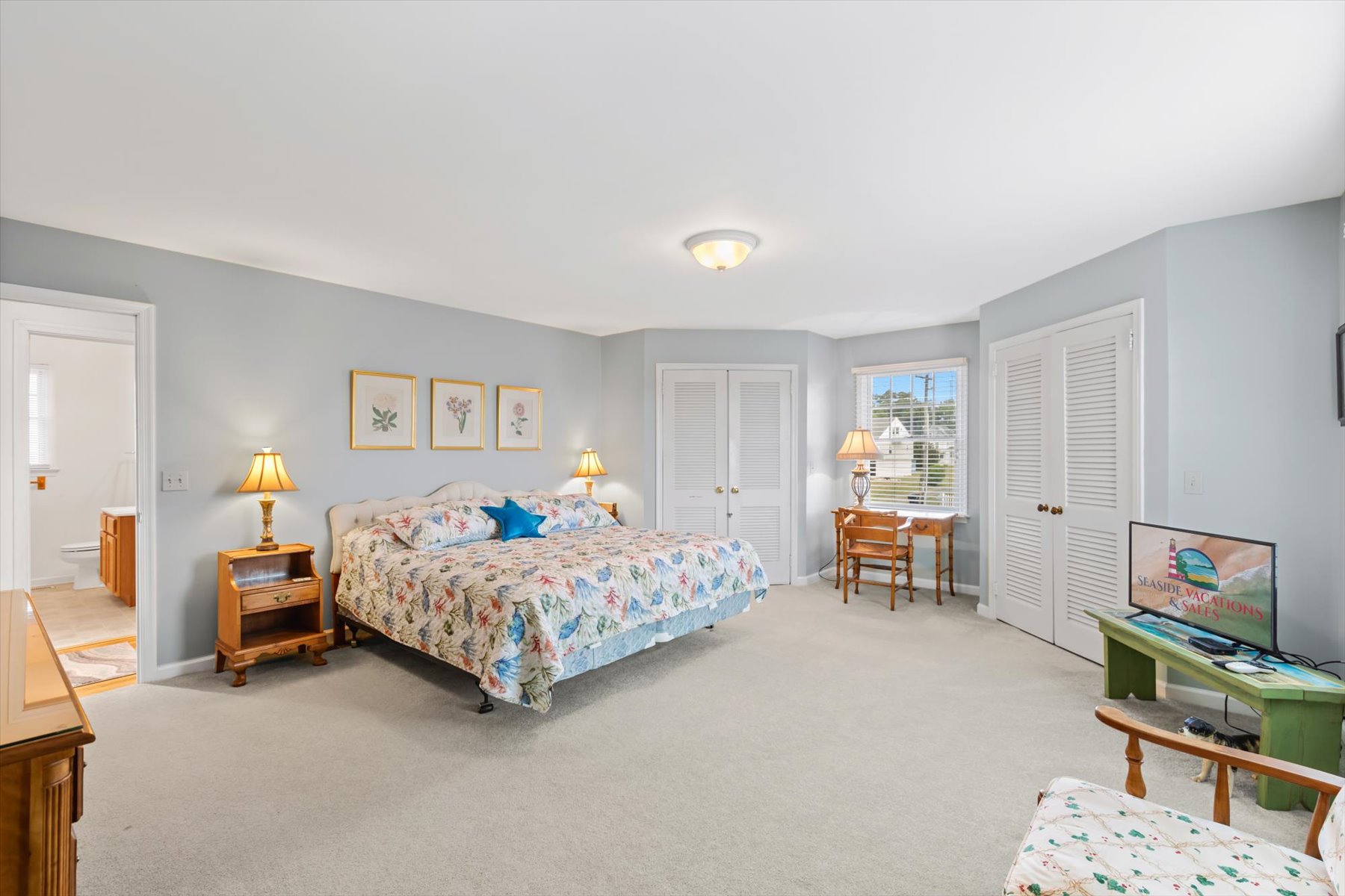 This huge Bedroom is located on the 1st Floor.