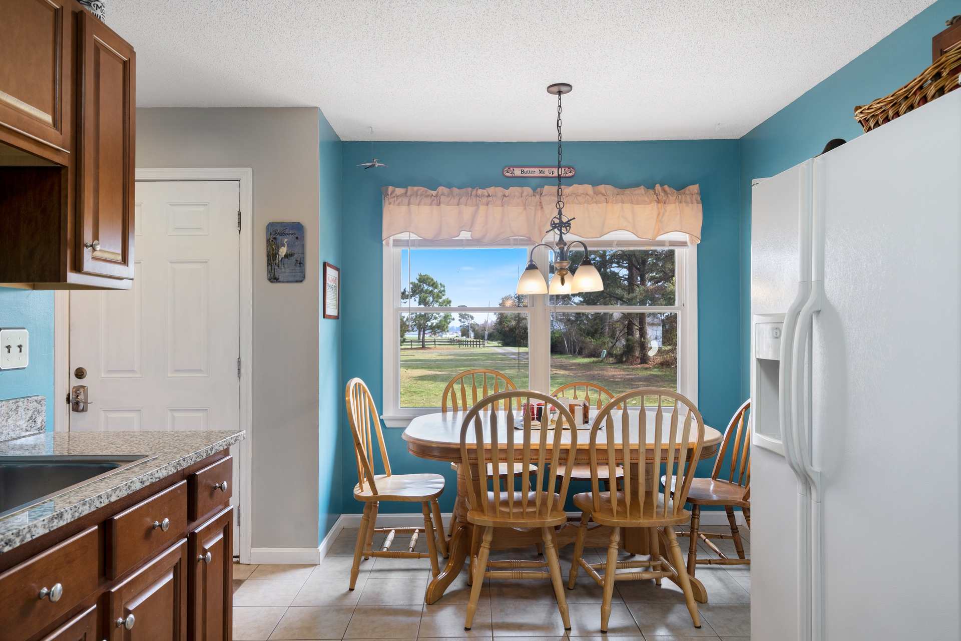 Dine in the comfort of Central AC in the Eat-in Kitchen.