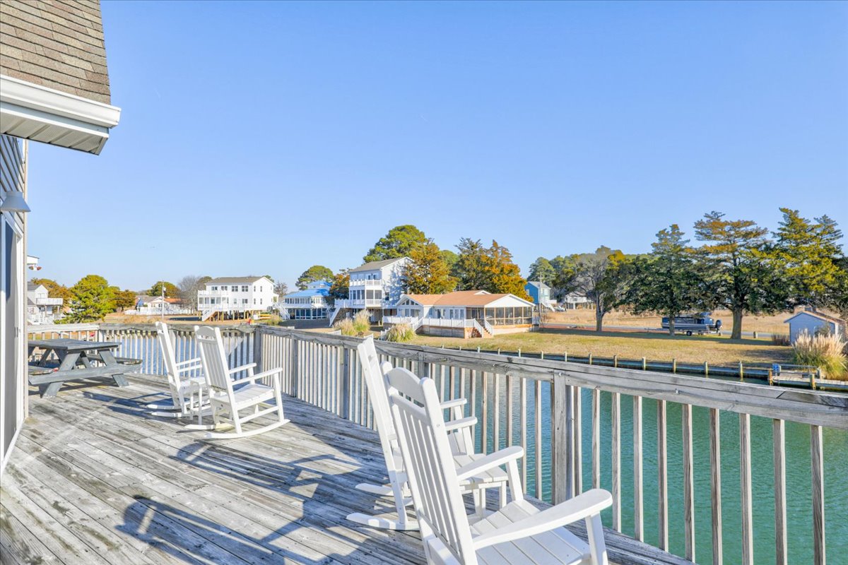 And just imagine sipping your morning coffee and taking in that salty, sweet sea breeze.