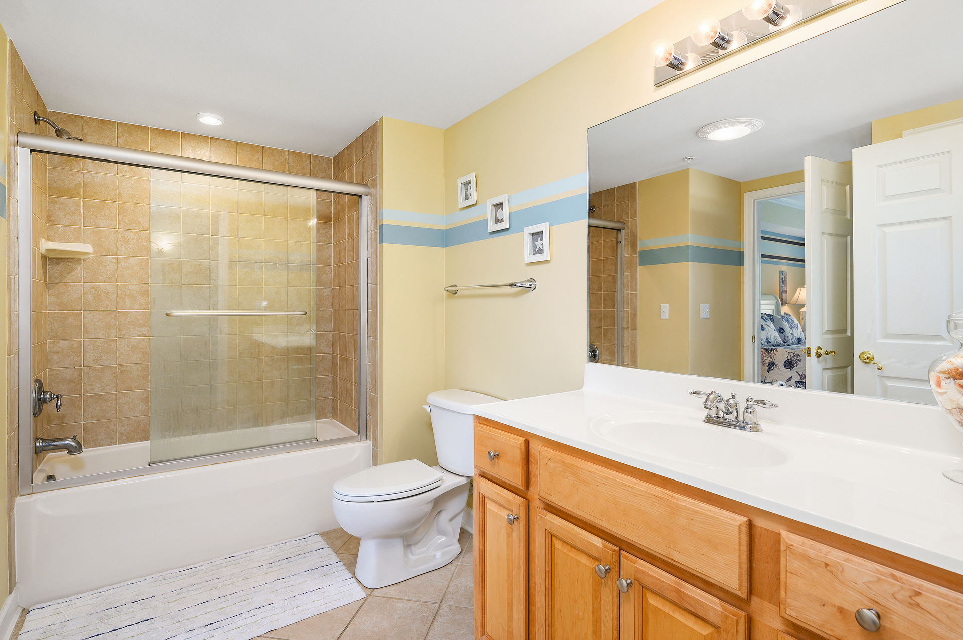 Shared Bath 2 has a Shower/Tub Combo