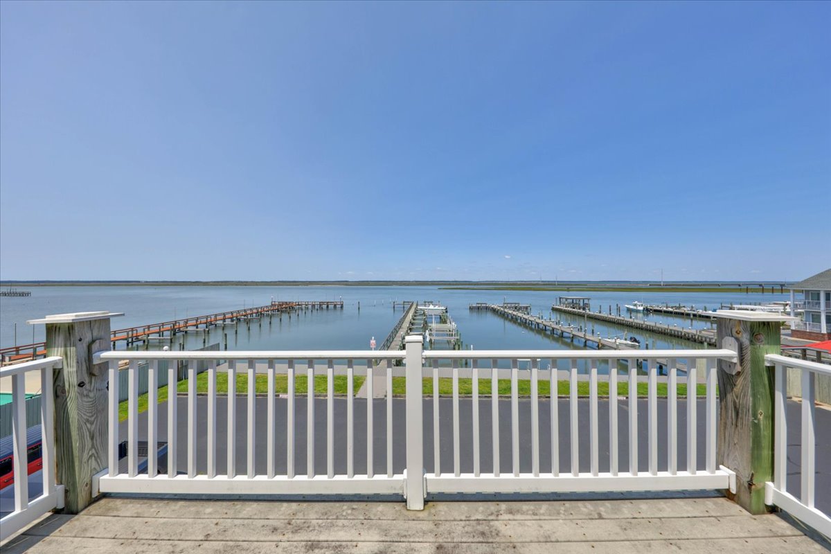 You can see for forever from the top Deck!