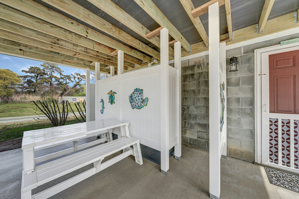 There are even two Outdoor Showers!