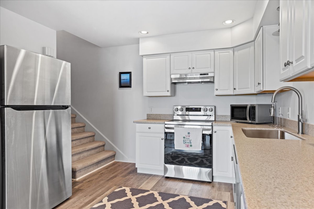 The Teague House comfortably sleeps up to 6 people.