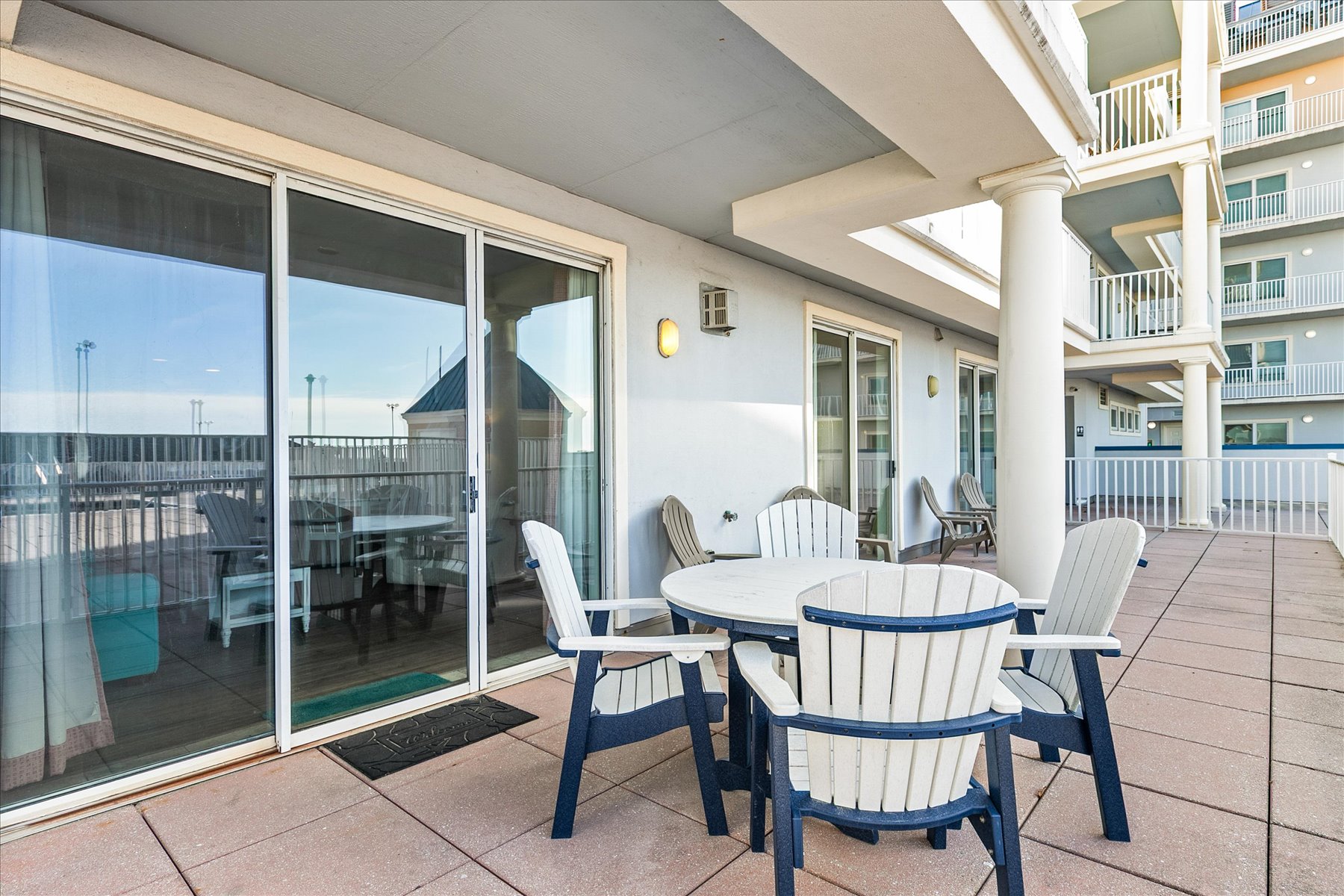 Gather with the family out on the outdoor patio!