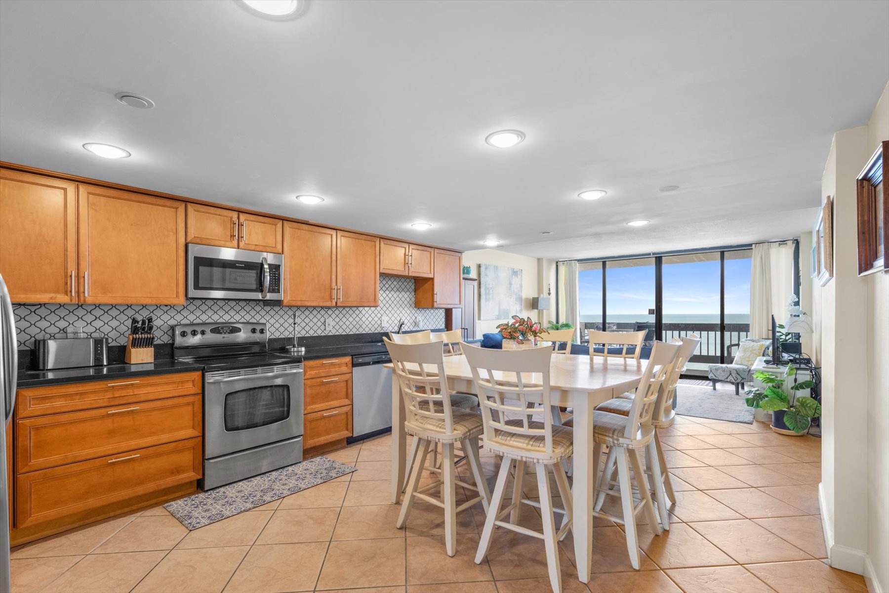 Enjoy a meal as a family before you hit the beach.