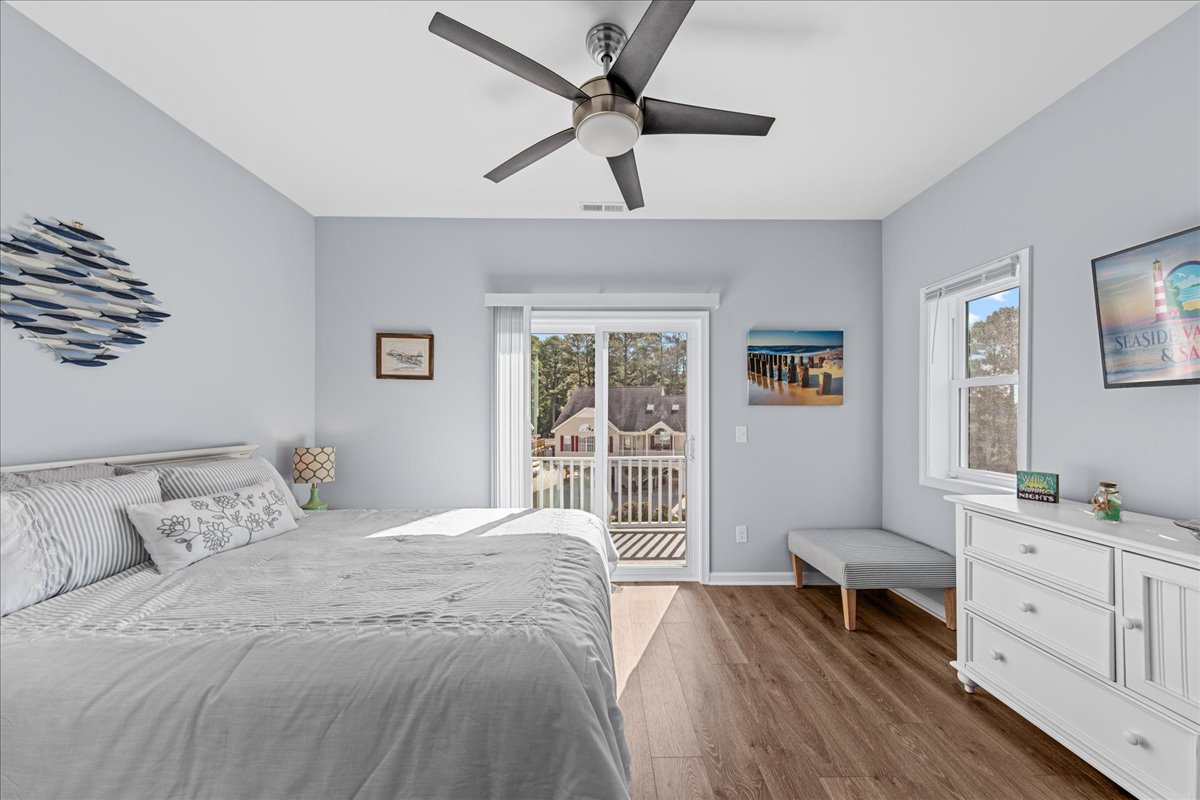 Coastal Crab is tucked in a quiet location in Captain's Cove.