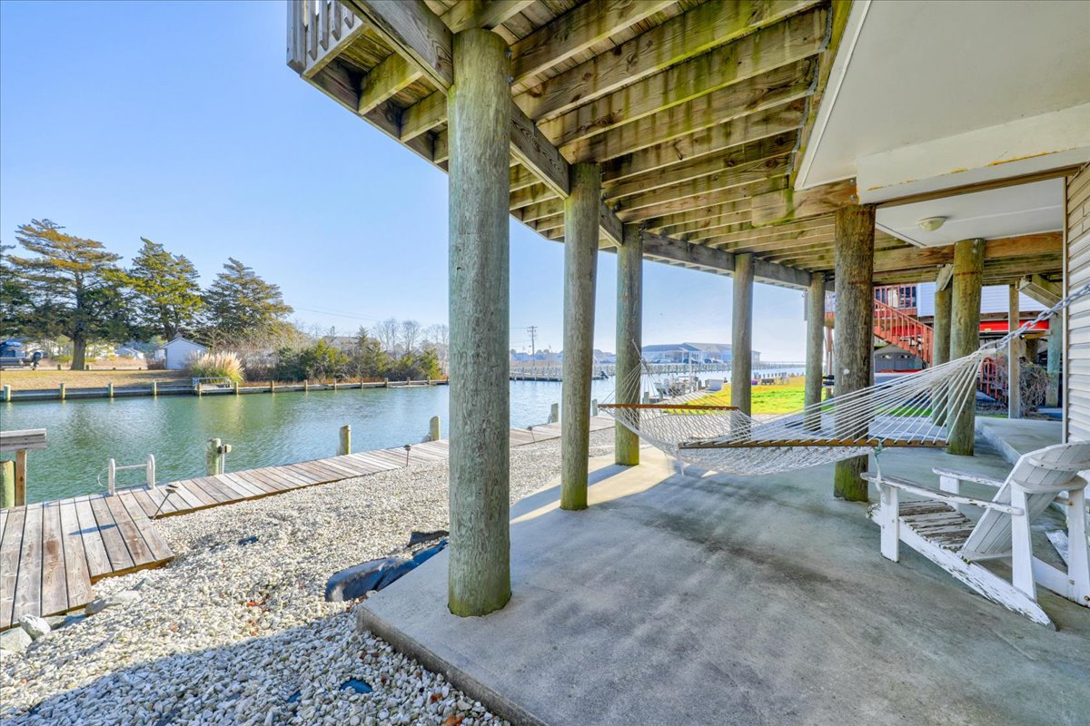 Your backyard is a veritable Waterfront Wonderland!