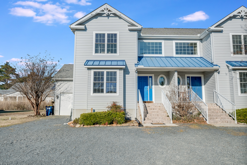 Bonneau's Beach House