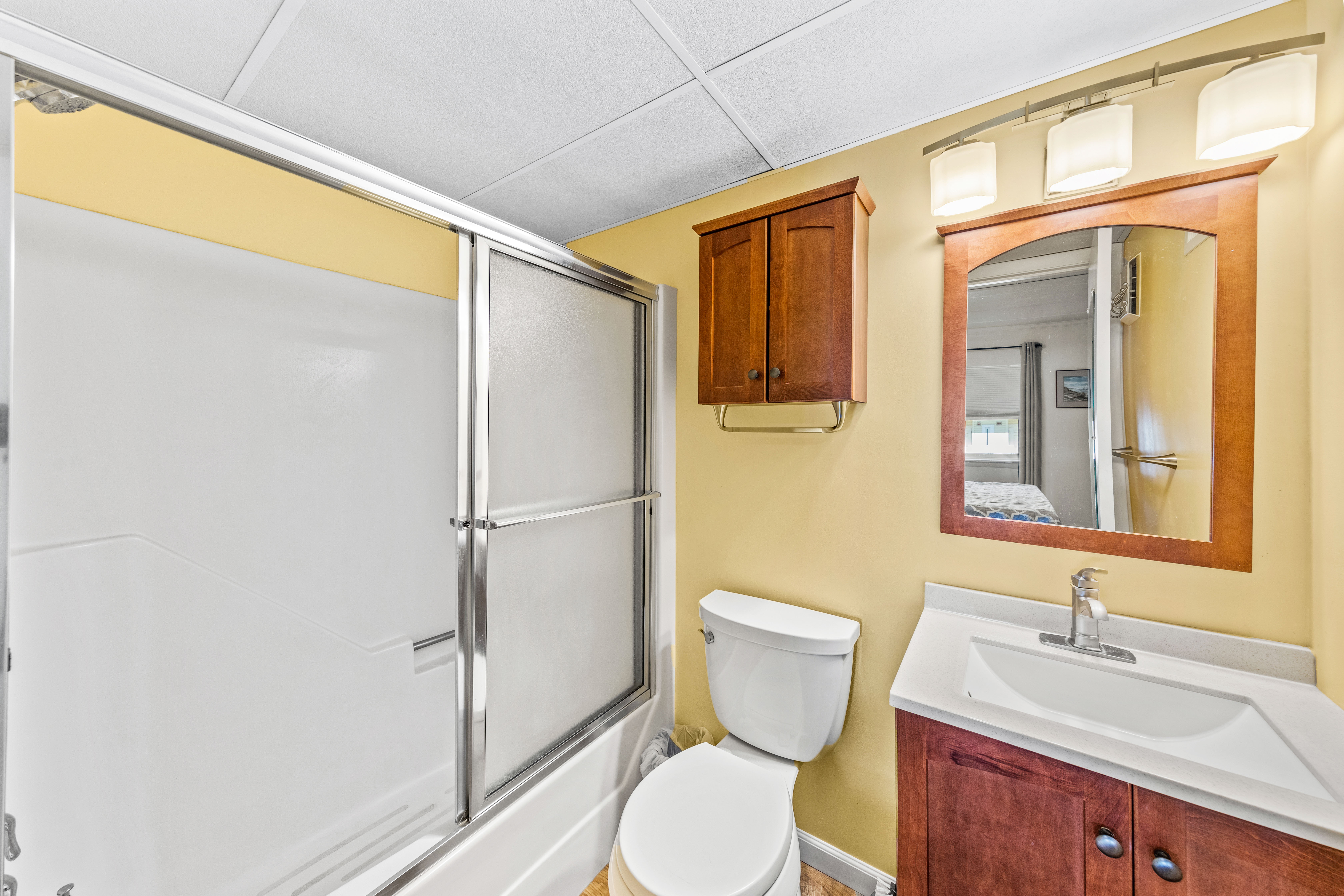 Full Size Attached Bath off the Primary Bedroom.