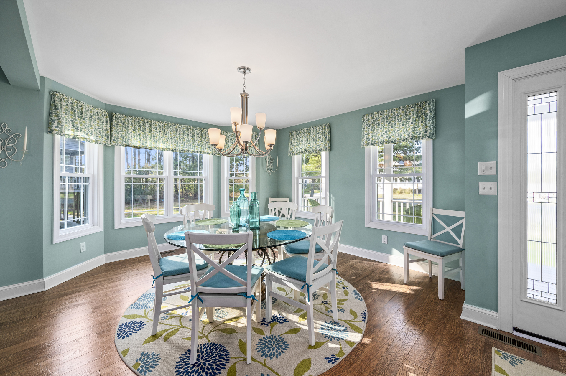 Spacious Dining Area....