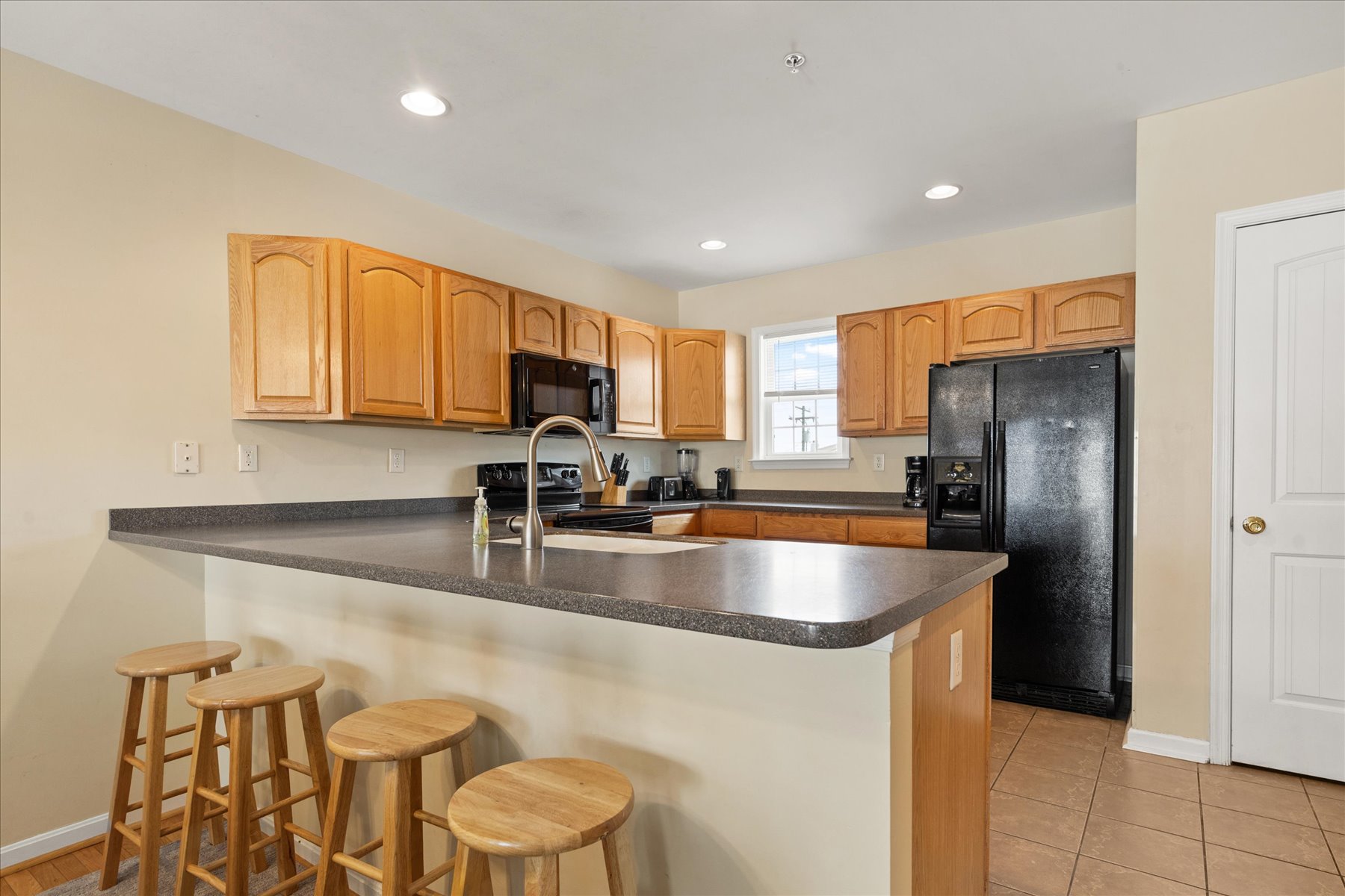 Enjoy a quick bite at the breakfast bar before the Beach!