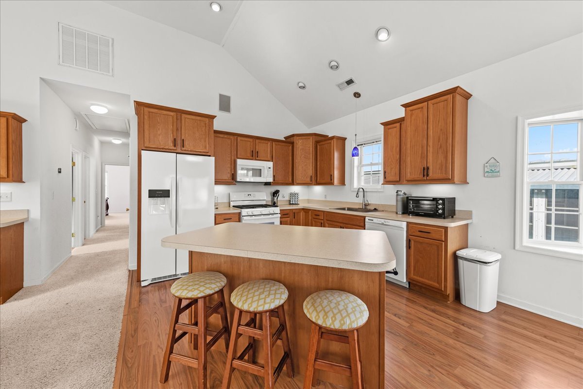 Plenty of Cabinet & Counter Space, and all the Luxuries of Home!