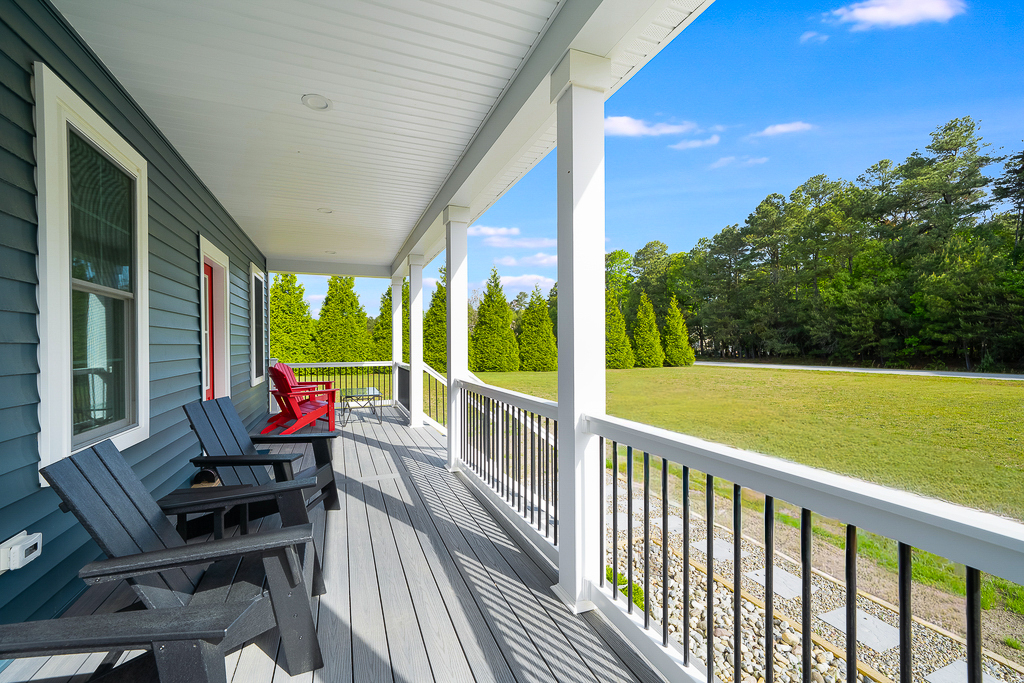 Sip sweet tea on the Covered Porch and take in that salty, sweet breeze.
