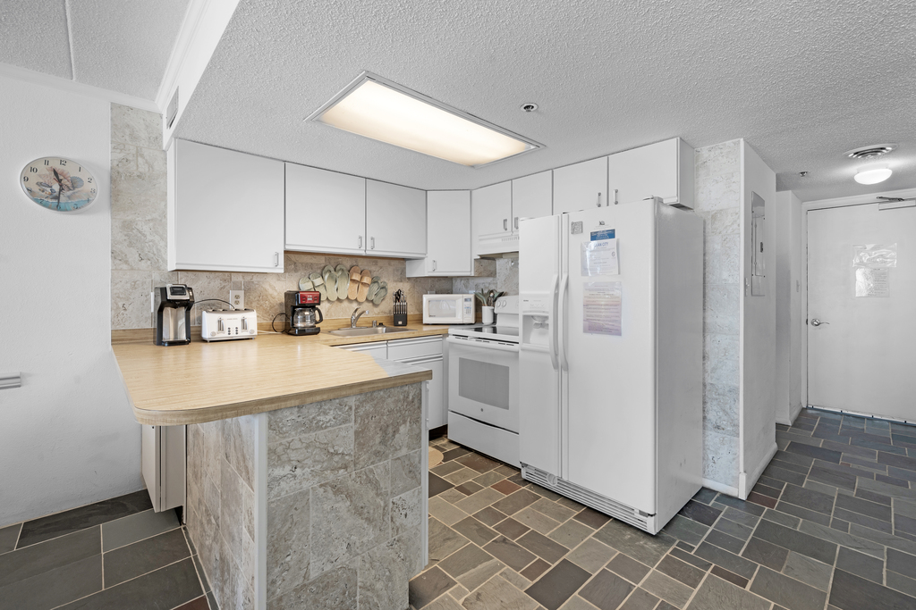 Make Family Meals a breeze with the full size, open kitchen!