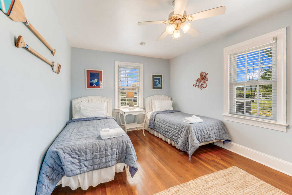 Bedroom 2, also downstairs, features 2 Twins.