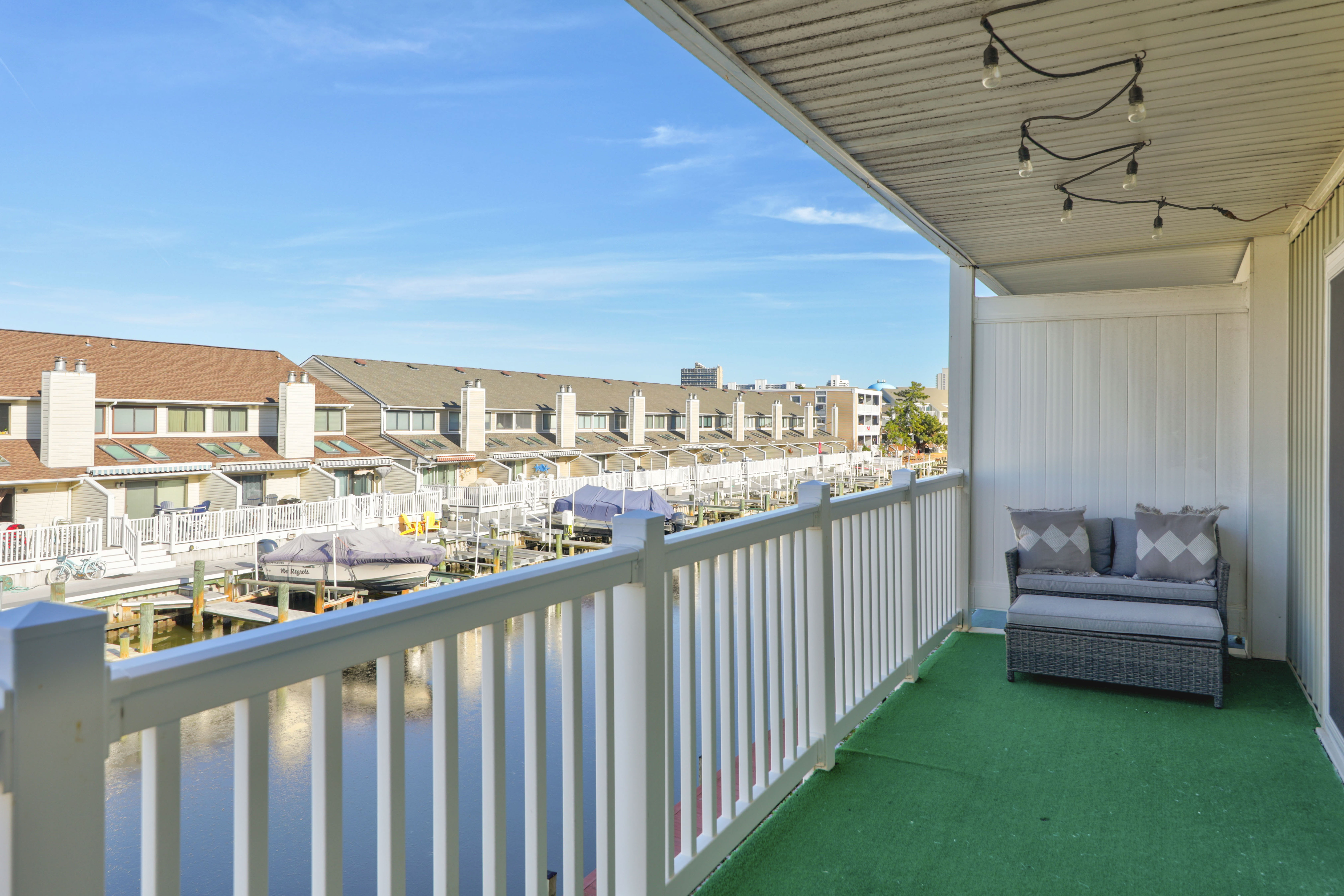 Sweeping Canal Views right from your Balcony!