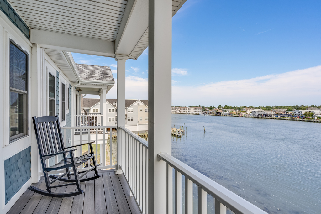 And watch the fishing boats heading out in the early morning.....