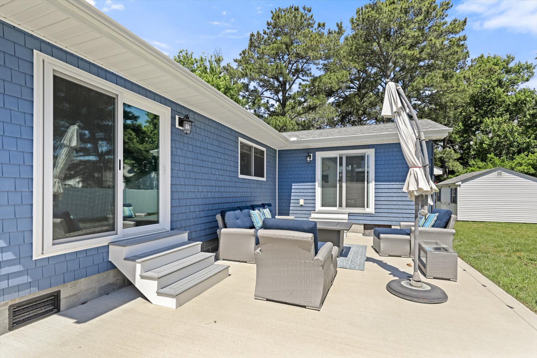 The Blue Crab is great for 1 small family, or 2 families to share - and a great couples getaway!