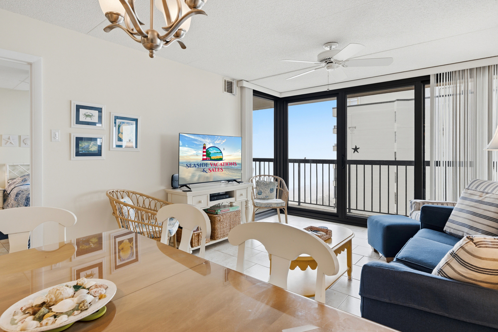 Ocean views directly from the dining room table!