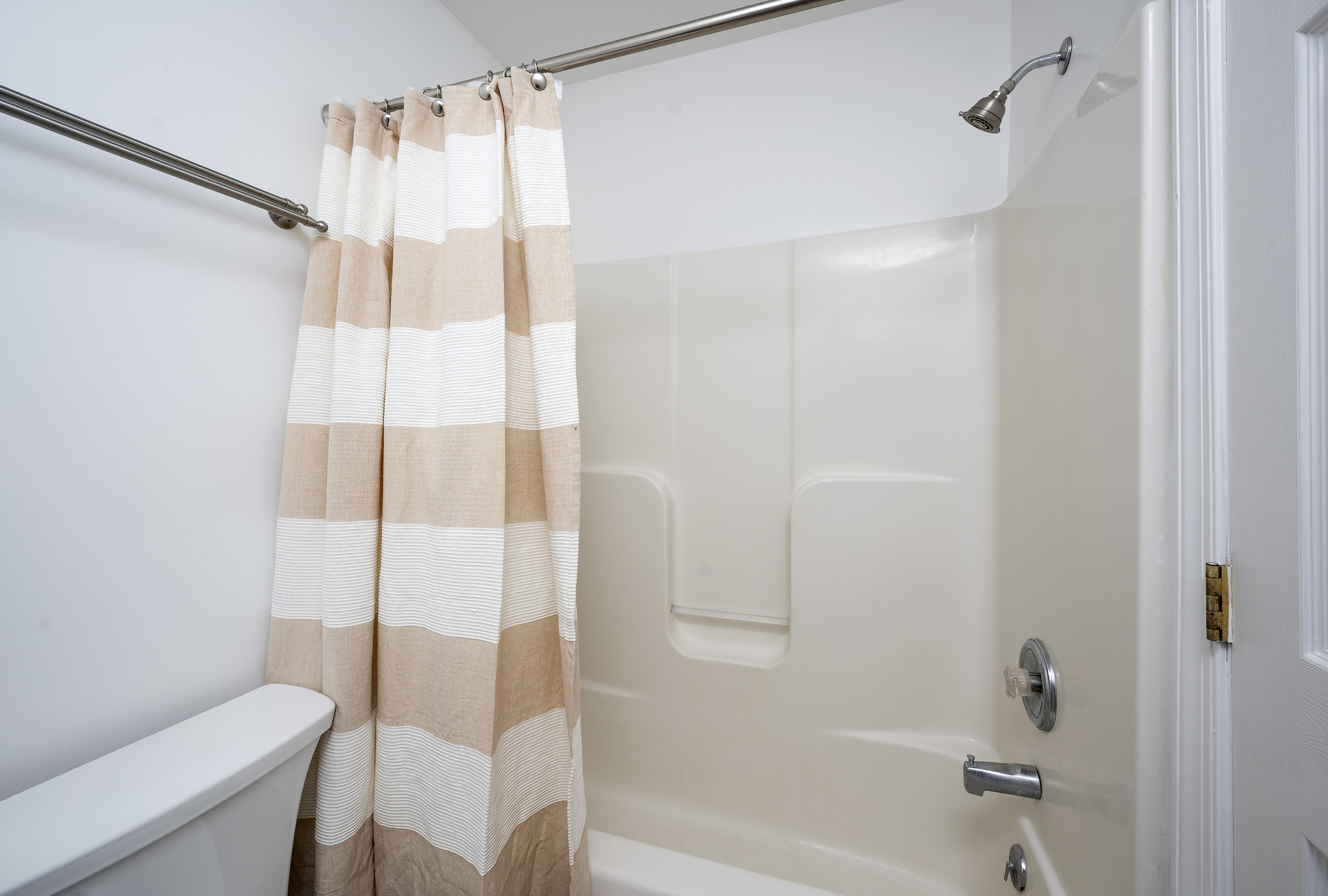 Master Bath has Tub/Shower Combo.