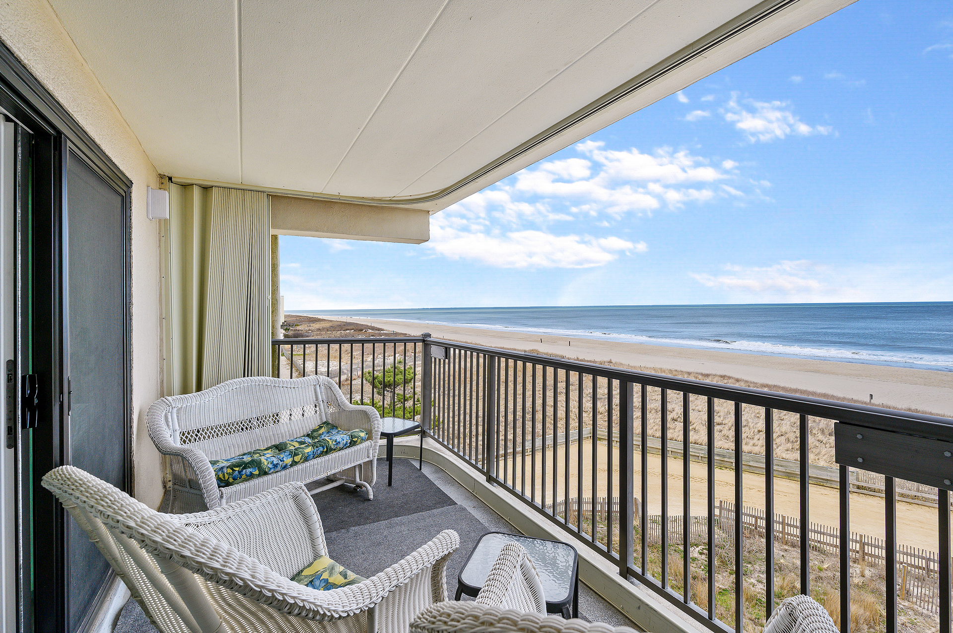 Imagine sipping on your morning coffee to the sound of waves crashing