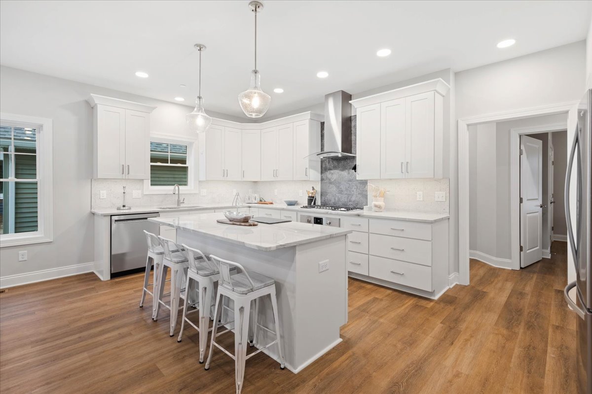 Grab a quick bite before hitting the beach at the Island!