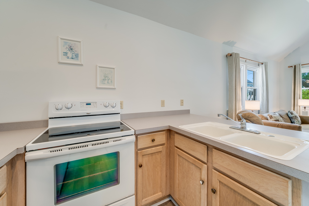 Less than 10 minutes from Assateague National Seashore!
