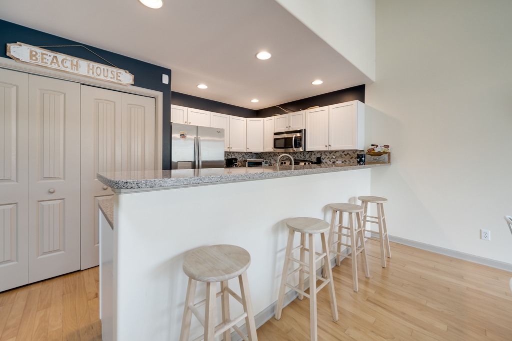 Grab a quick bite at the Breakfast Bar before hitting the Beach.