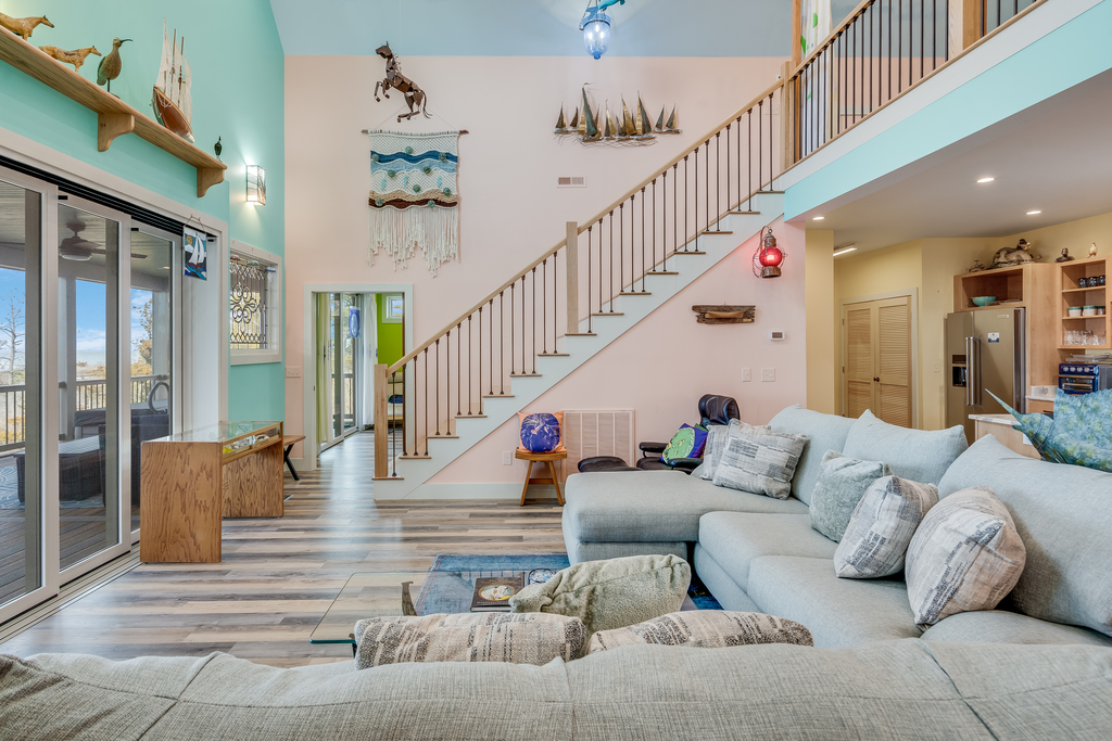 House on the Dune sleeps 6 in 3 Bedrooms.