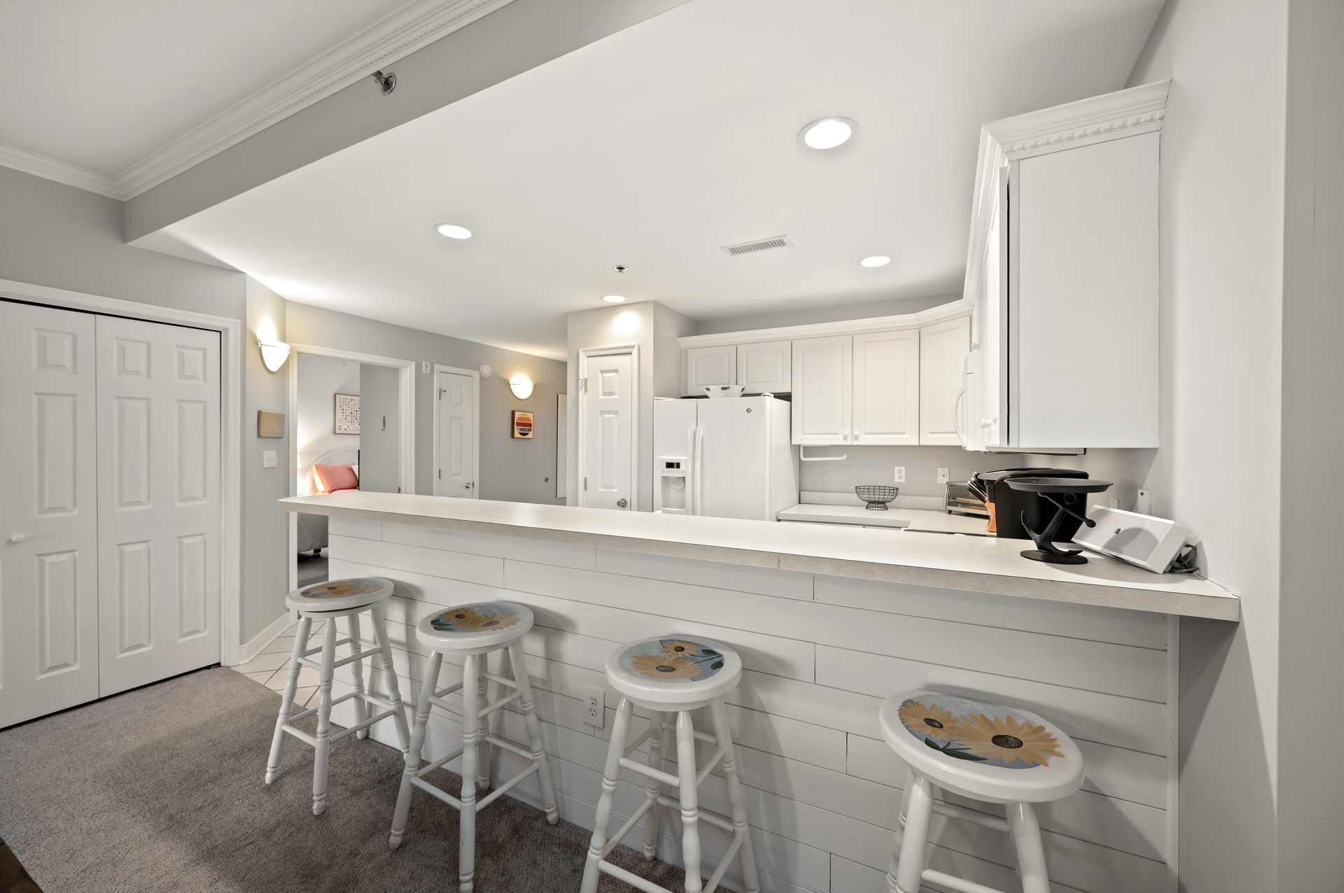 Grab a quick bite at the Breakfast Bar before hitting the Beach.