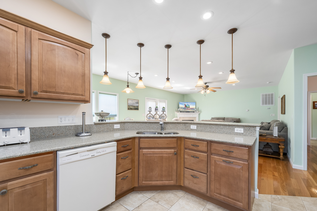 Lots of Cabinet Space and plenty of seating.