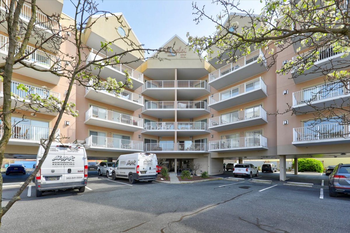 You'll love this Bayside Beauty, located in the Heart of North OCMD!