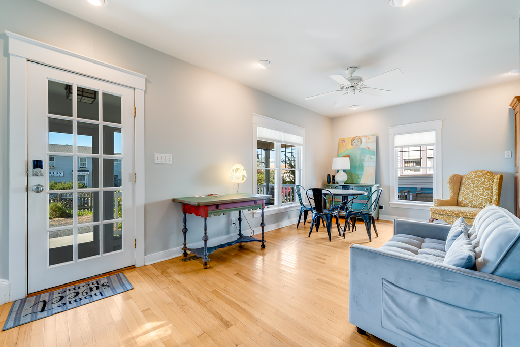 This beautiful Home sleeps 10 in comfort and style.