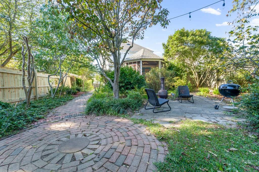 Seating Area in the backyard with Charcoal Grill and Chimnea!
