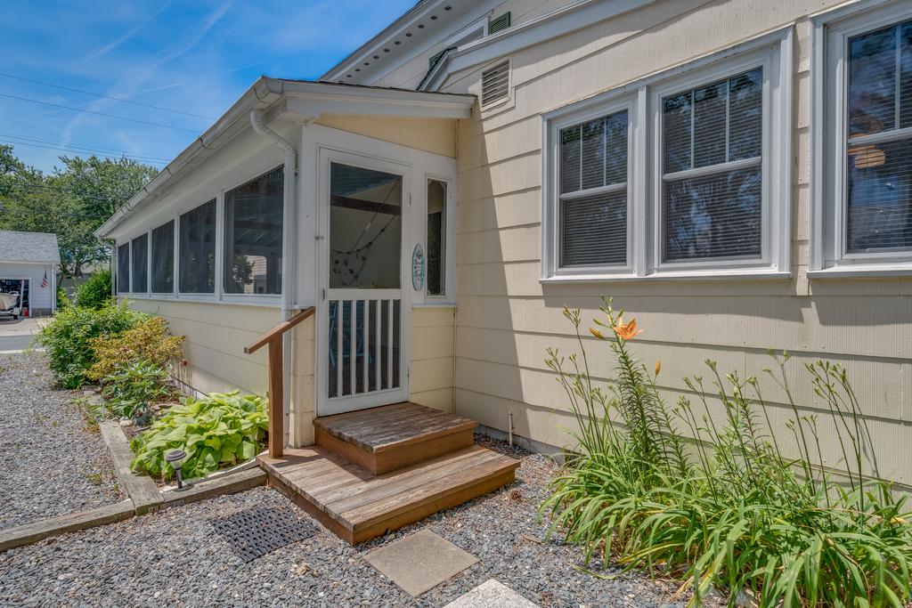 Enter through the Screened Porch, and let the fun begin!