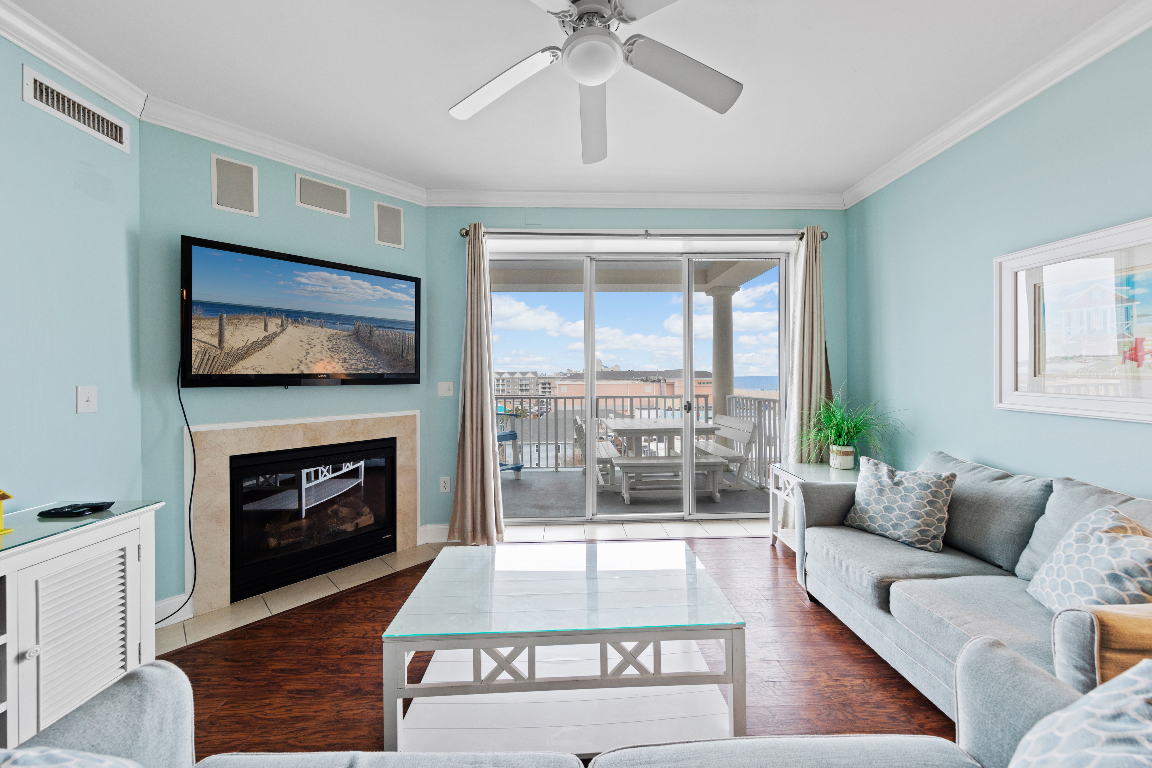 No detail has been overlooked in this Lovely 3 Bedroom Condo.