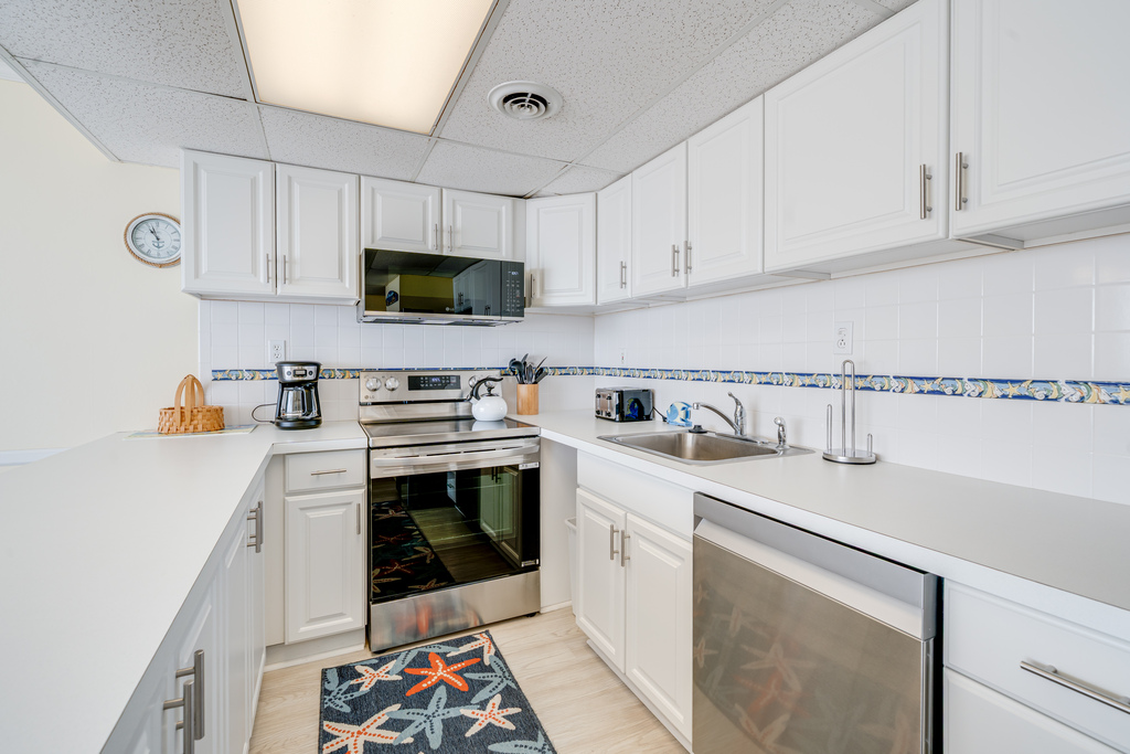 The Well-Stocked & Spacious Kitchen is sure to be a Chef's Dream!