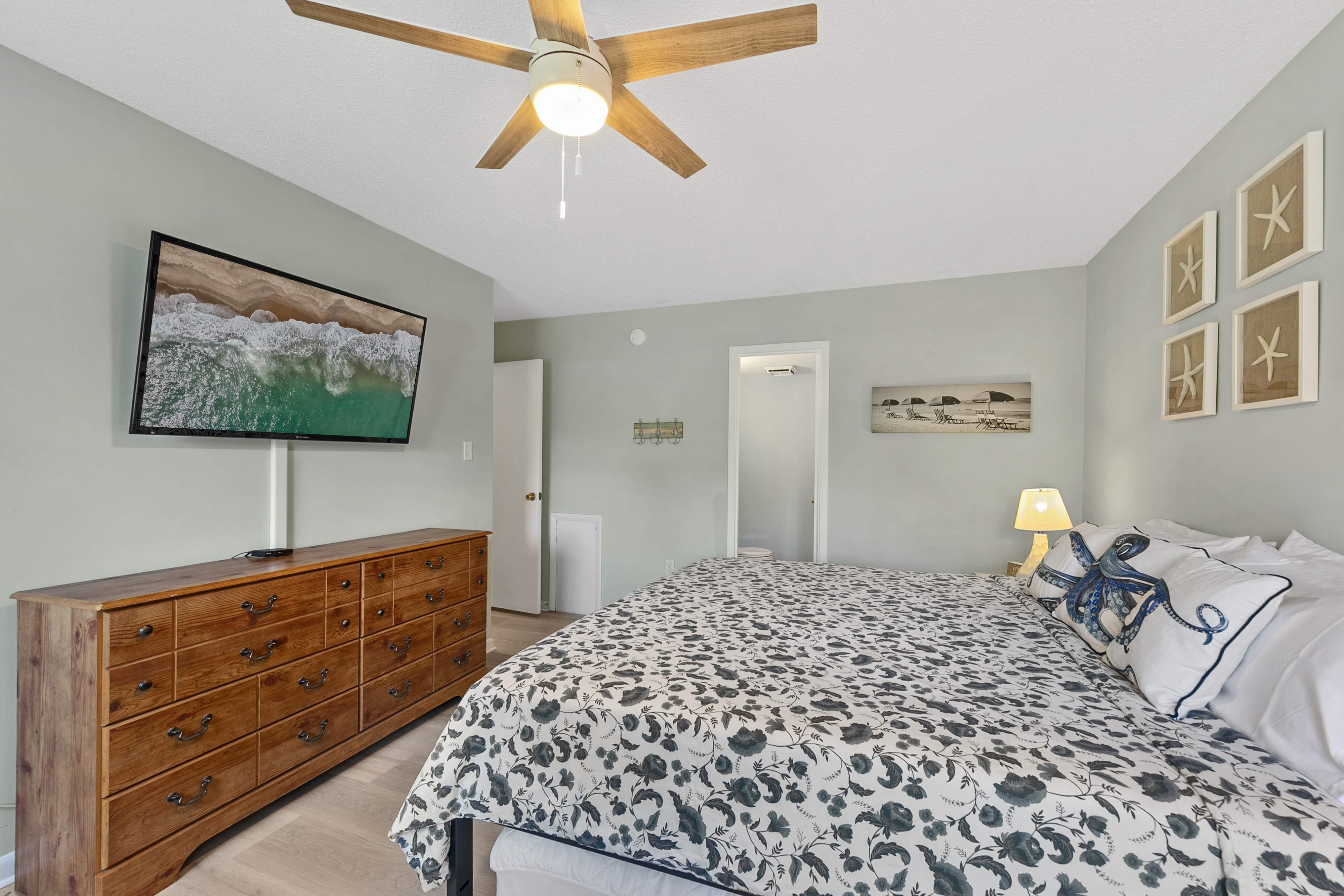 Relax and enjoy the Flat Screen TV.