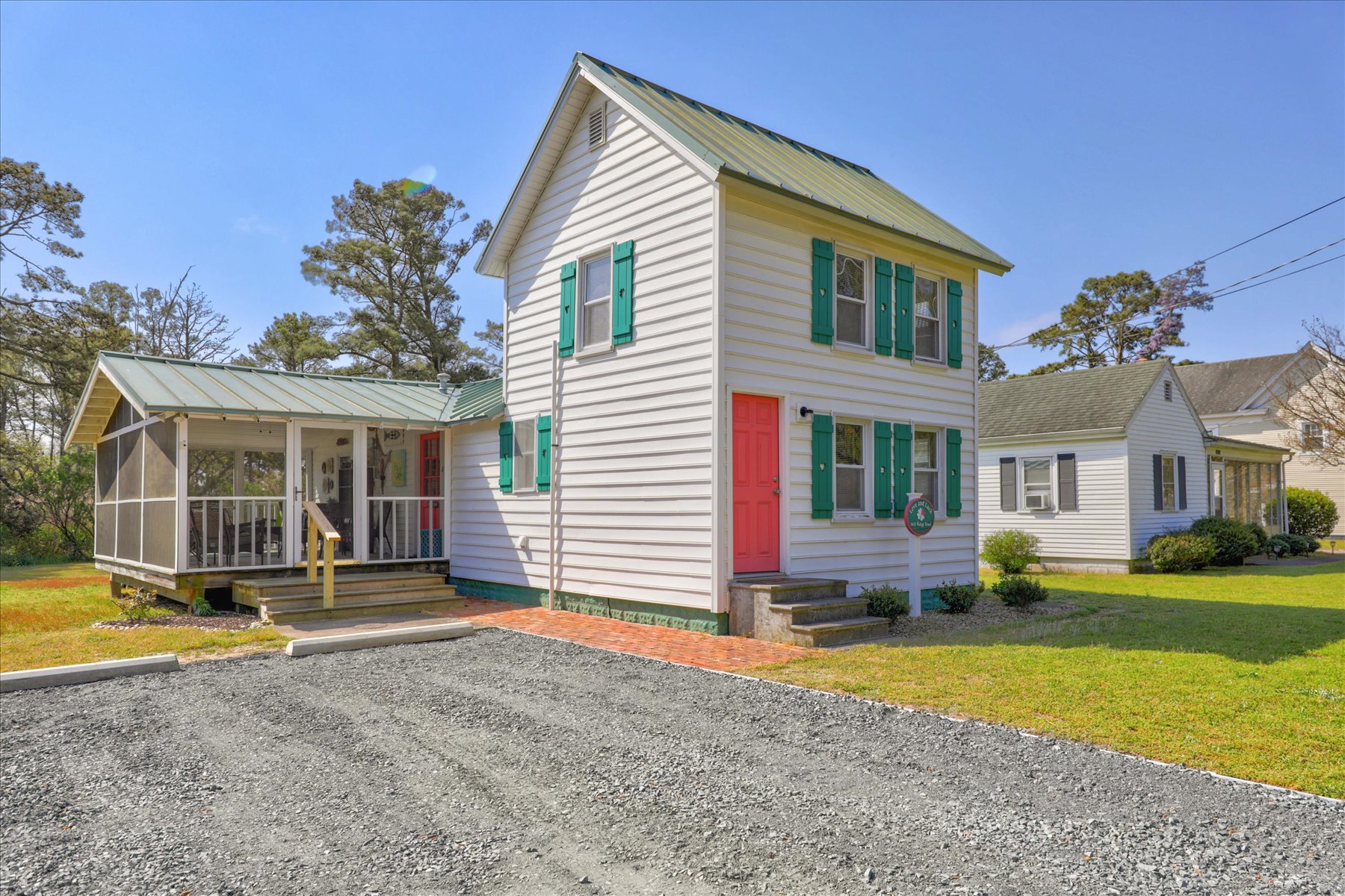Welcome to adorable 'Love and Luck' on Chincoteague Island!