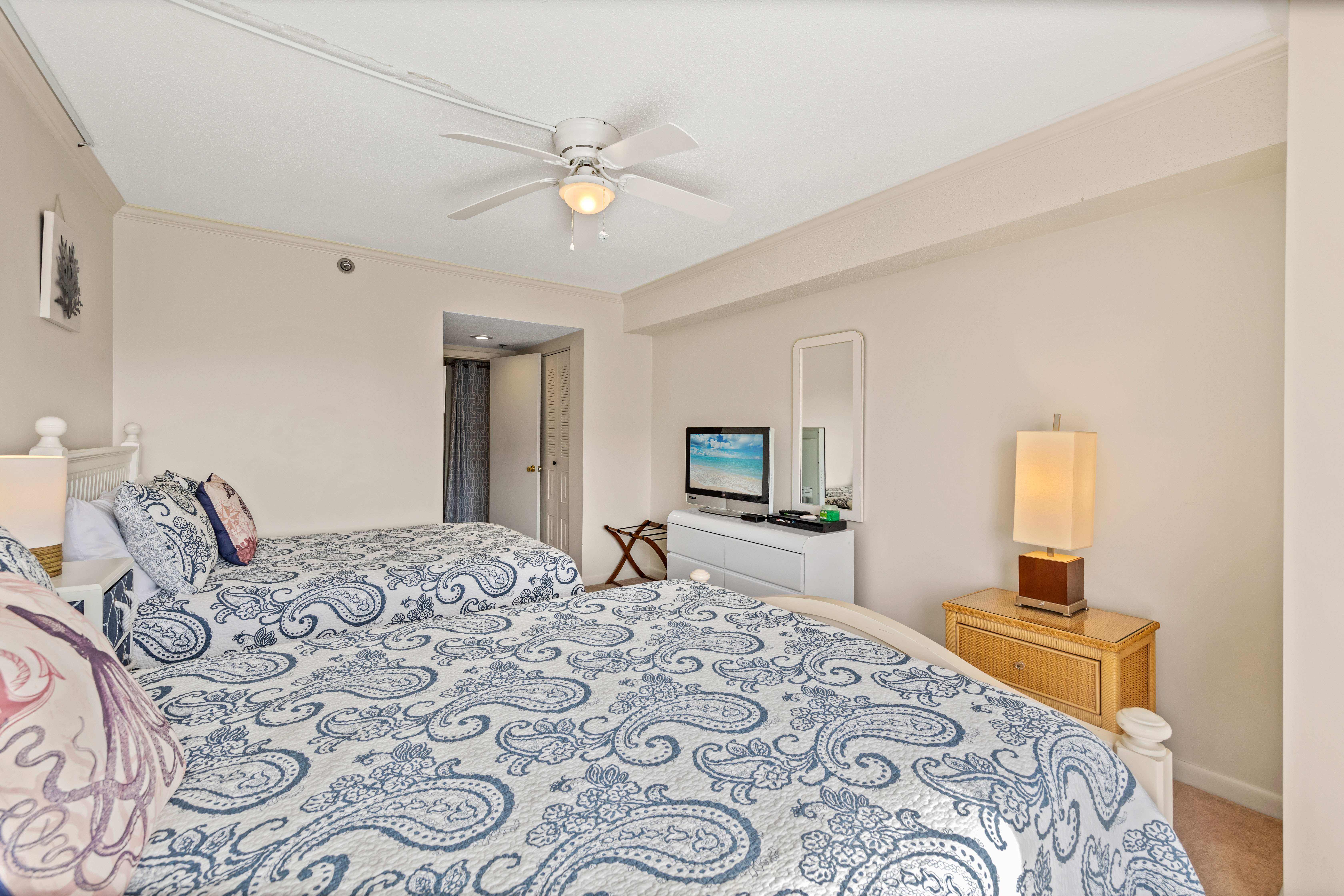 So much space in this 2nd bedroom.