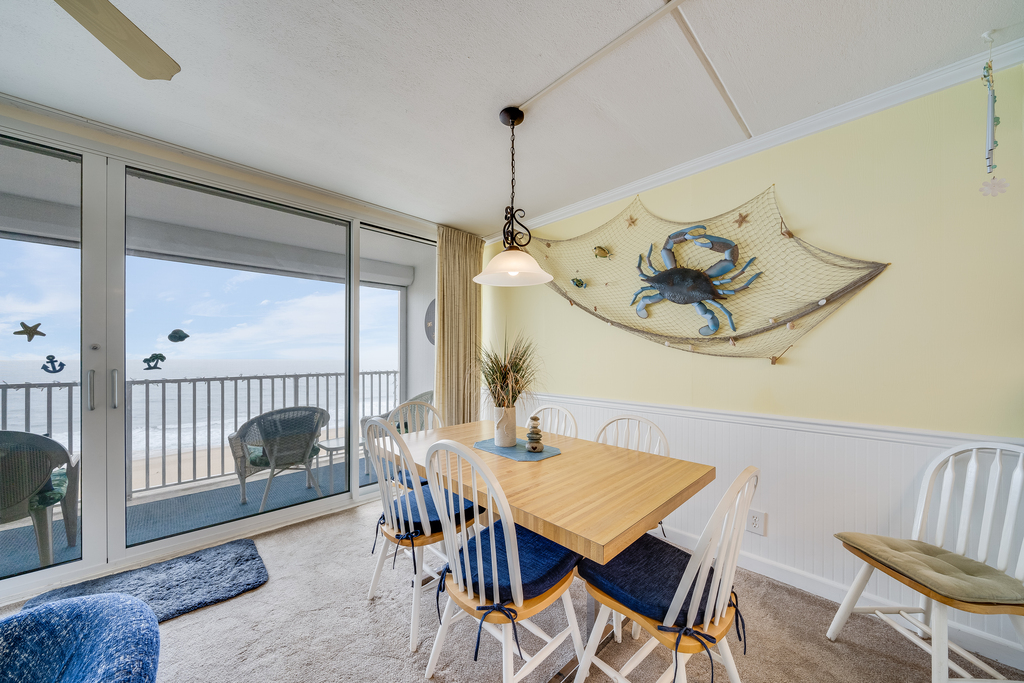 Talk about dinner with a view!