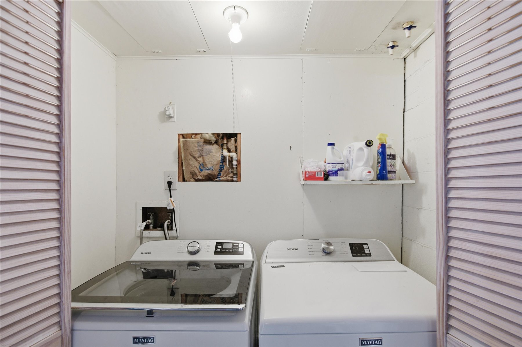 Full size washer and dryer for convenience!