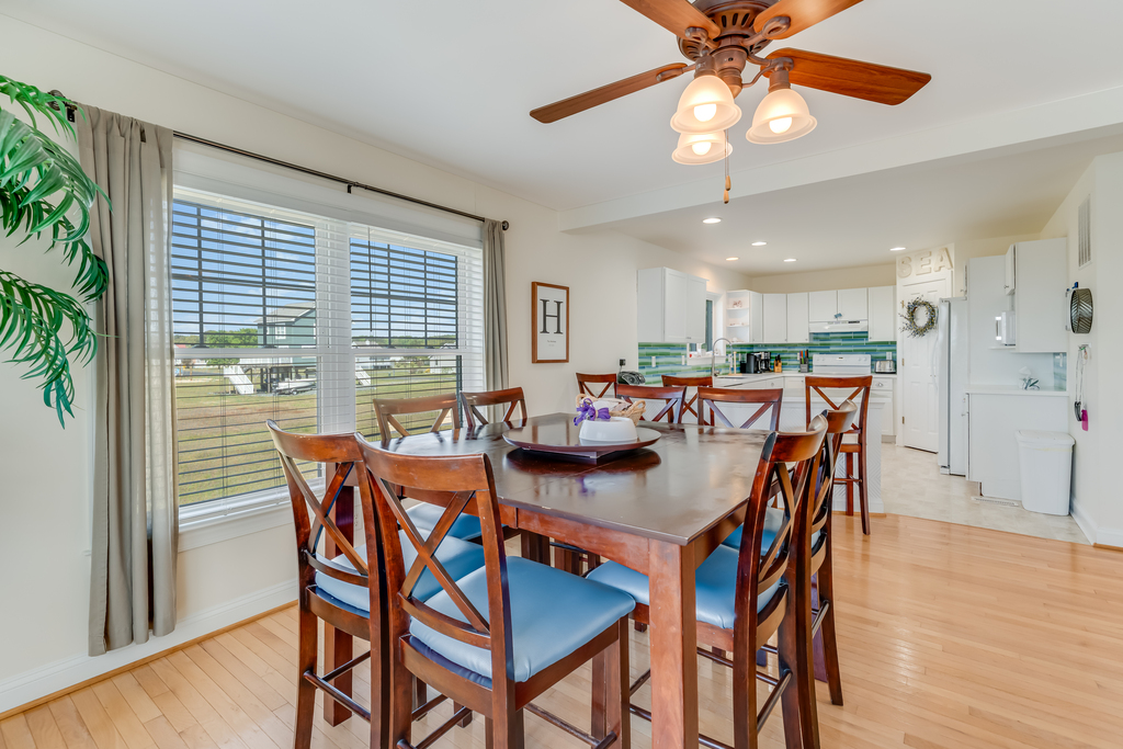 Dine at the Breakfast Bar or Dining Table - lots of room!
