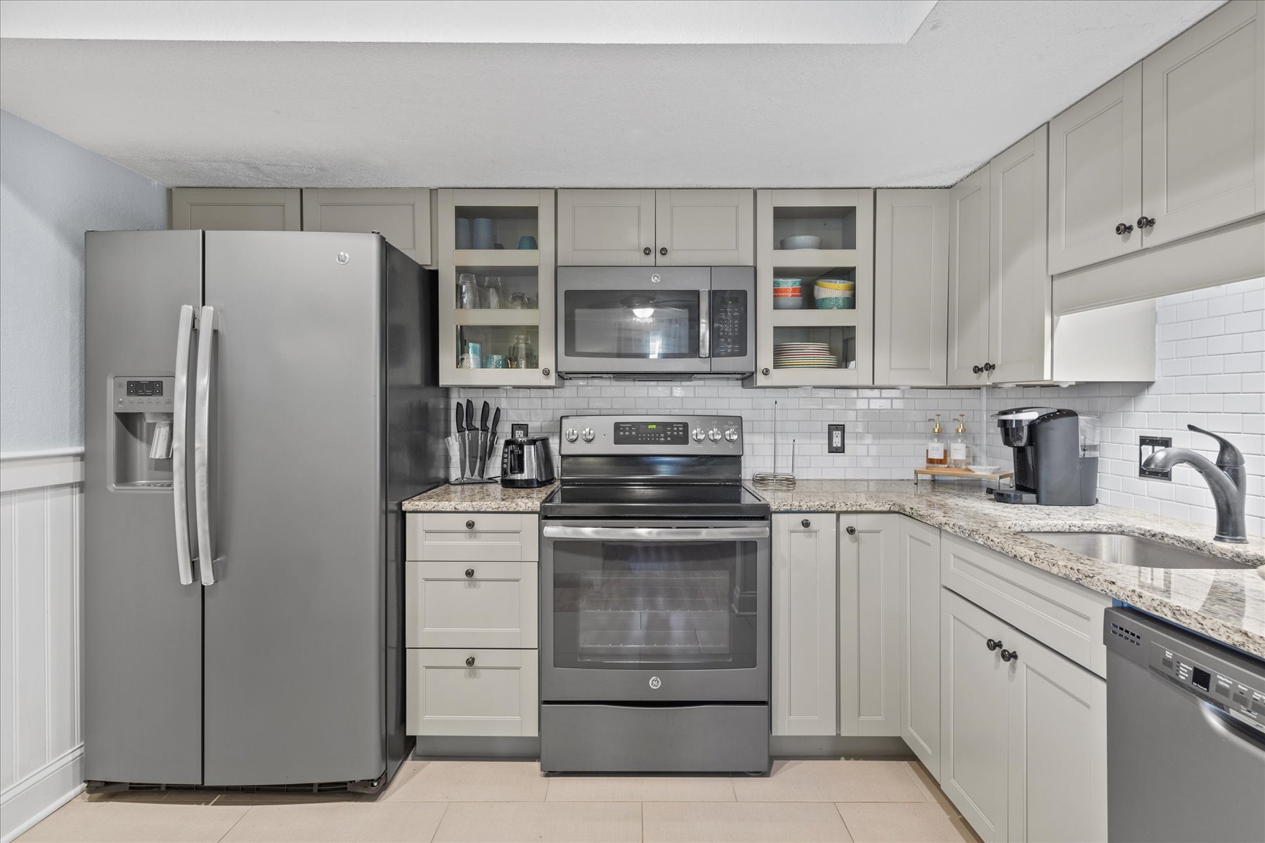 Nothing will feel like a chore in this Kitchen!