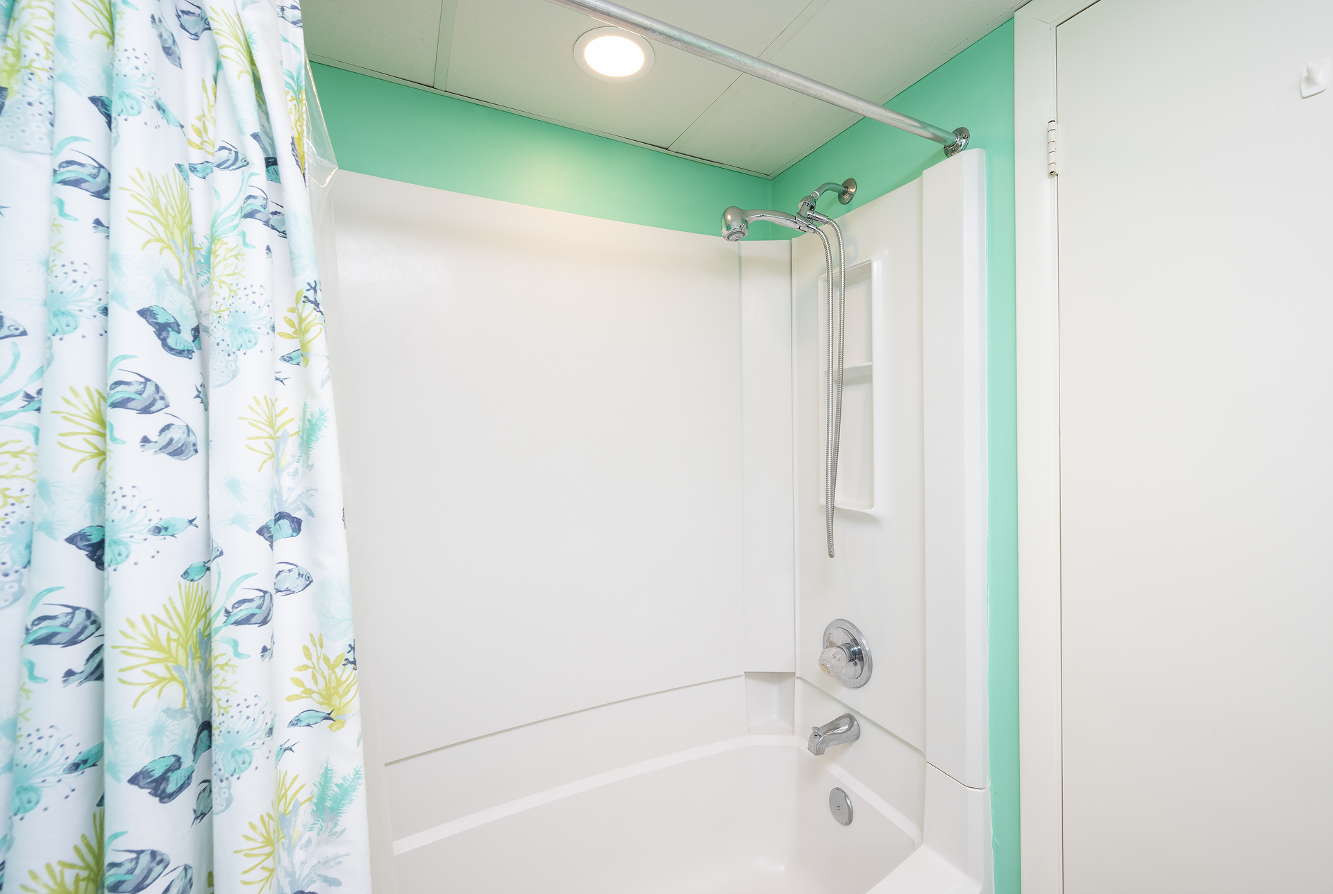 Shower/Tub Combo in 2nd Bath